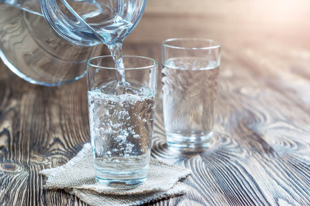 Mách bạn 6 khung giờ uống nước giảm cân hiệu quả nhất 