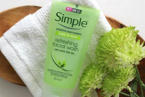 Simple Kind To Skin Refreshing Facial Wash Gel