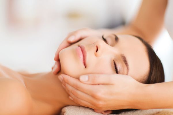 Massage nâng cơ cho làn da
