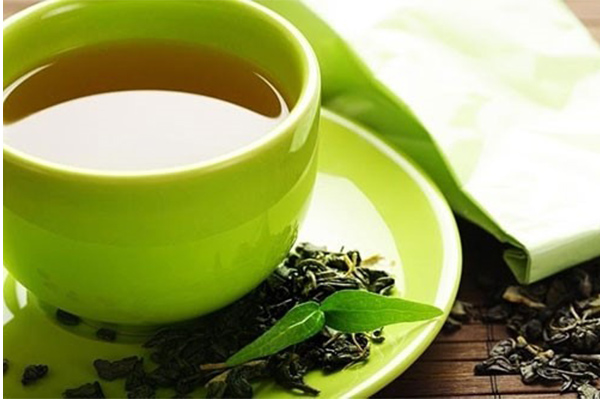Liệu có tốt cho sức khỏe khi sử dụng trà xanh hàng ngày không?