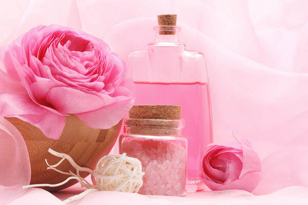 Những lưu ý trong việc sử dụng nước hoa hồng