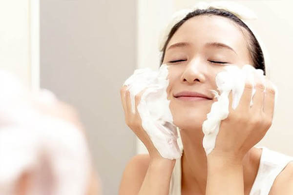 Rửa mặt, làm sạch da với ngăn ngừa nhờn